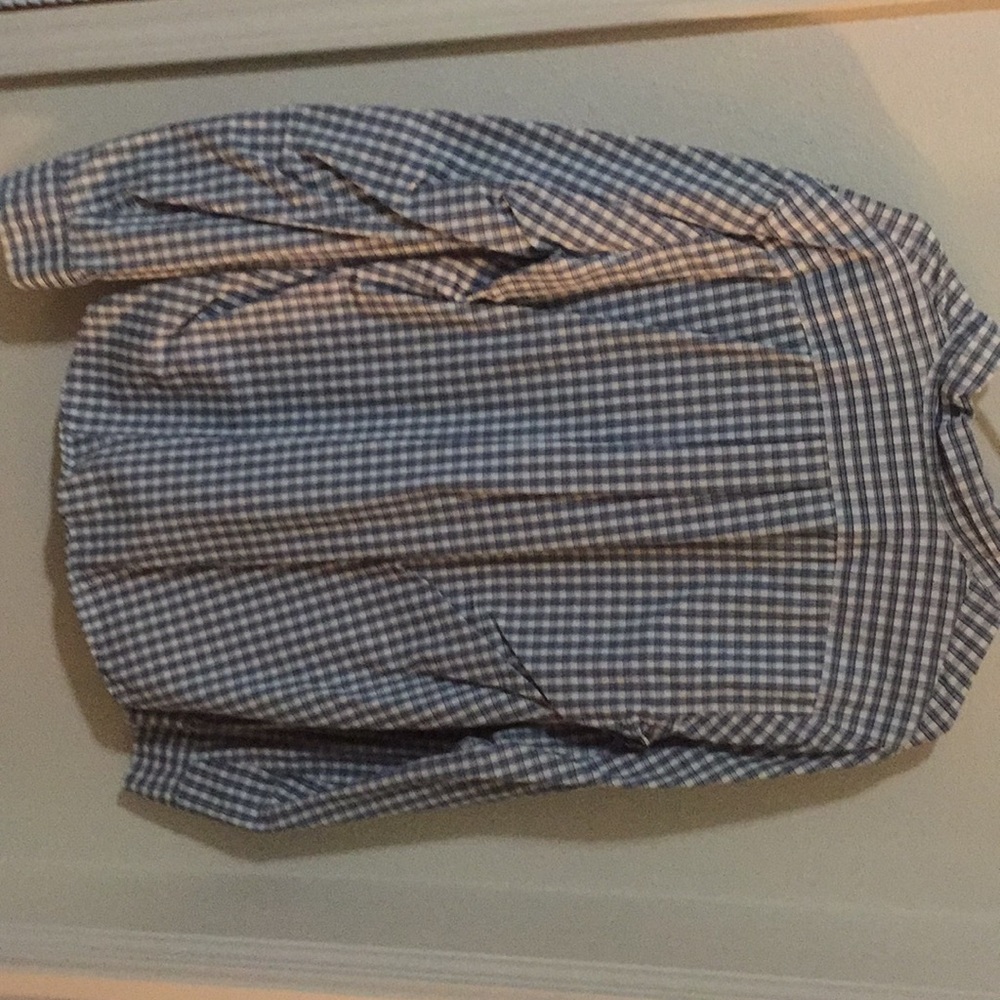 Button down - Picture 3 of 3